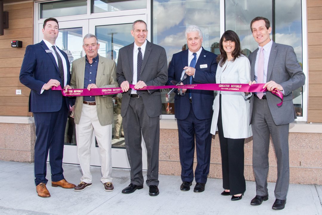 Photo of North Shore Bank's ribbon cutting ceremony at their new Beverly office.  