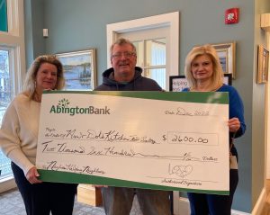 Branch Manager Karen Dwyer, President & CEO of Aunt Dot’s Kitchen Food Pantry Vinny Harte and Teller Supervisor Erica Valentino.