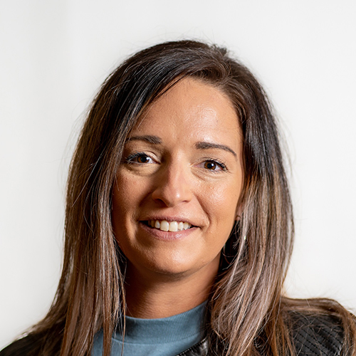 A headshot of Jennifer Barrows.